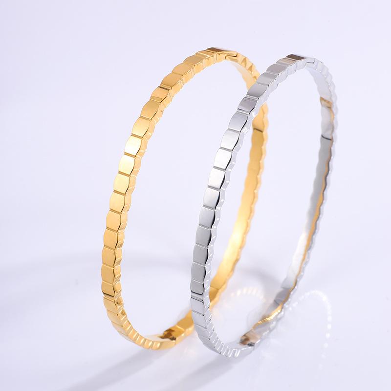 Titanium Steel Bracelet, Irregular Honeycomb Stainless Steel Bracelet, Fashionable and Minimalist All-purpose Wristband for Girls