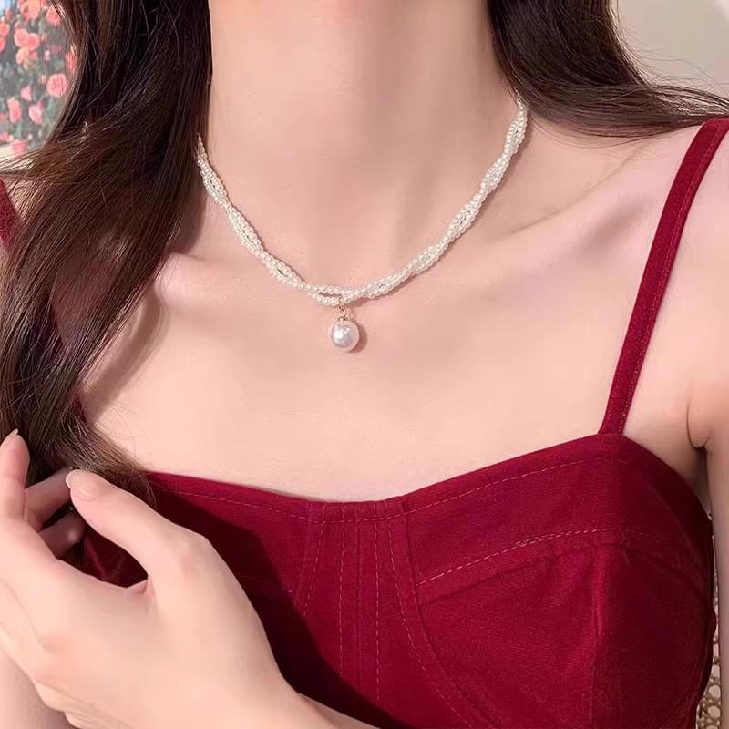 Elegant Faux Pearl Double Layer Necklace for Women - Light Luxury Fashion Choker with Niche Clavicle Chain Design