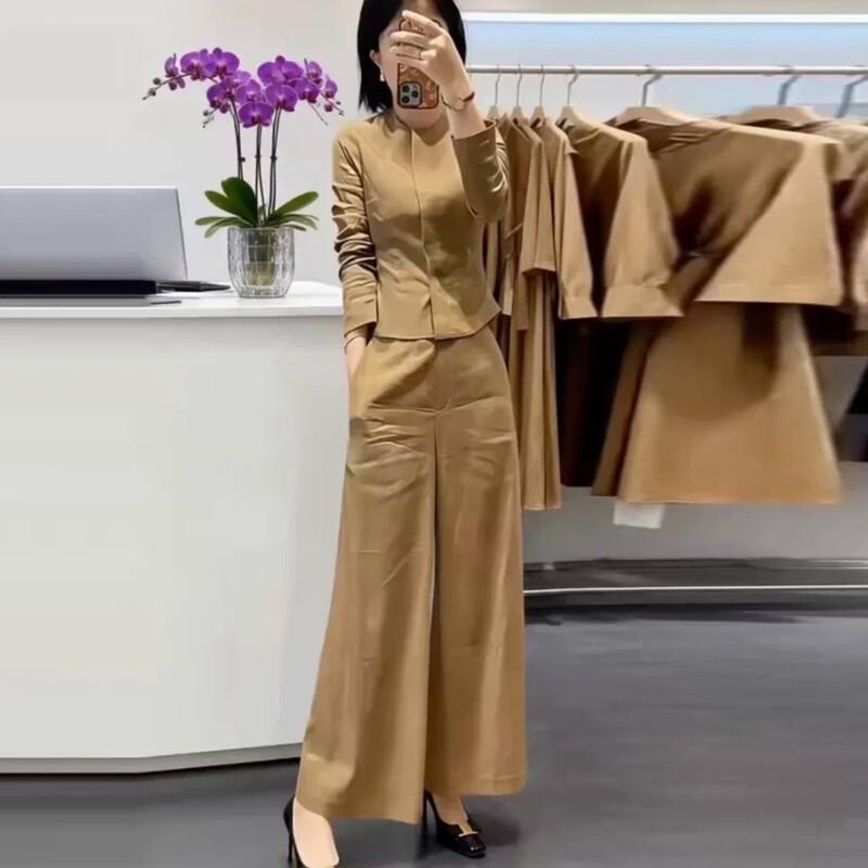 La Chapelle Women's Korean-Style Two-Piece Set
