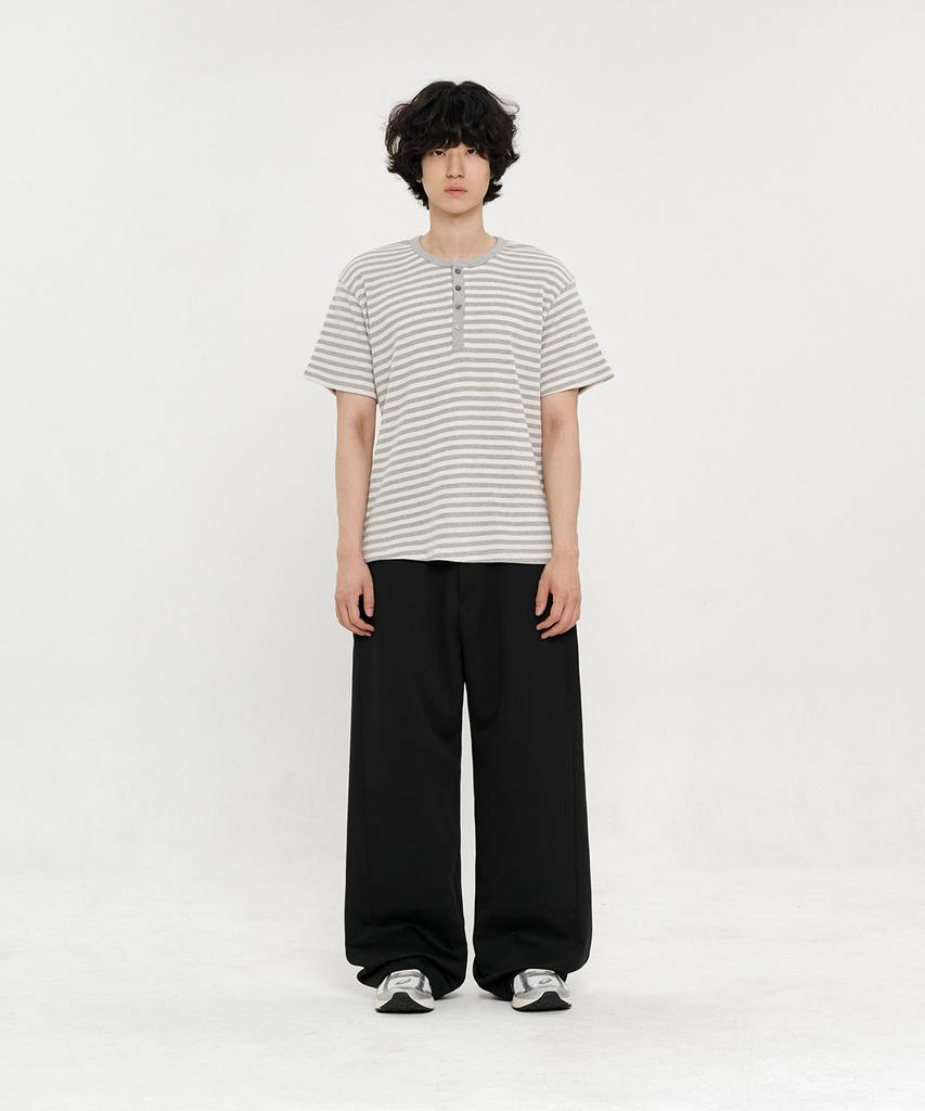 SIGNATURE Multi-Tuck Wide Slacks [Black]