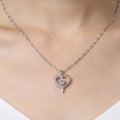 S925 Sterling Silber Halskette Damen Einfache Schlüsselbein Kette Herzförmiger Zirkon Anhänger Japanischer und Koreanischer Stil Silberschmuck