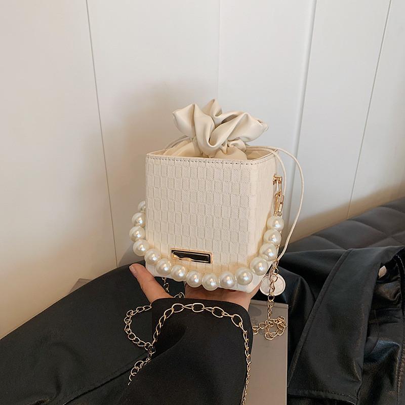 Trendy Black Casual Chain Shoulder Bag For Women 2024 Stylish Simple Square Design