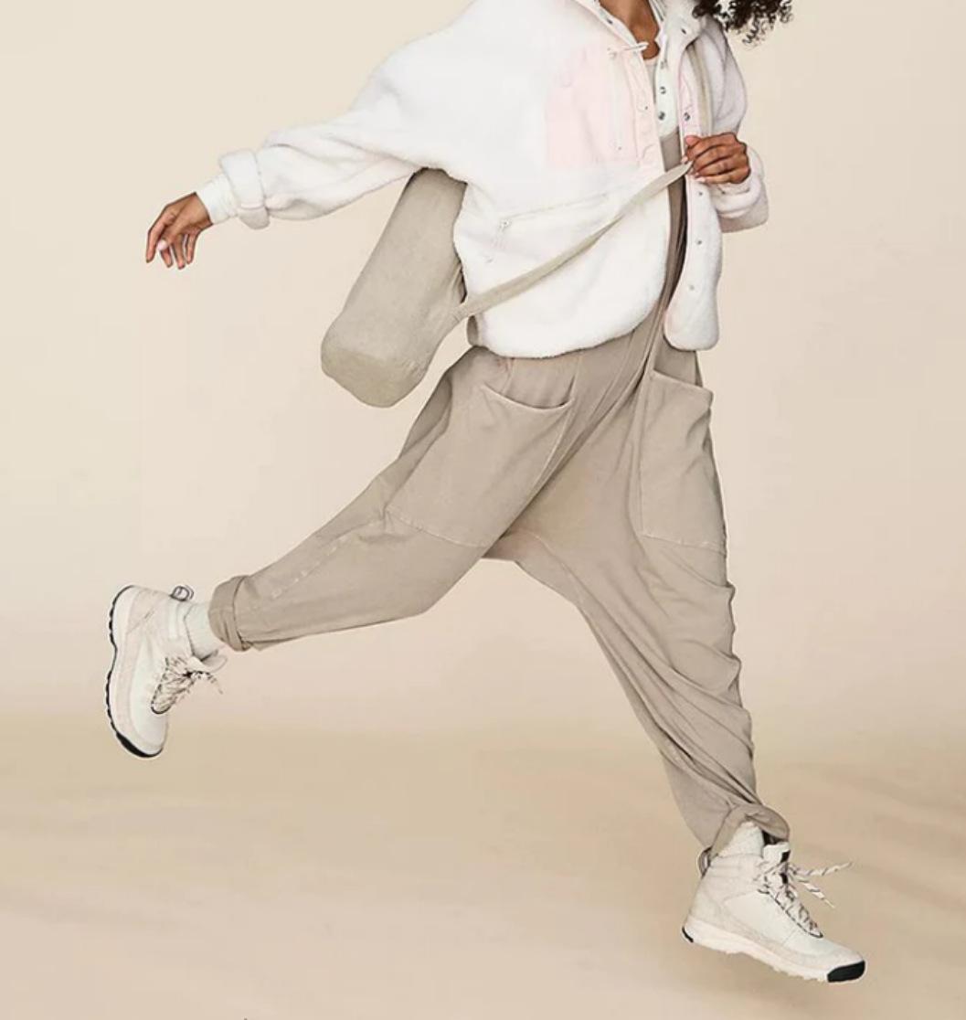 Женские брюки на подтяжках с карманом на молнии — фото 26