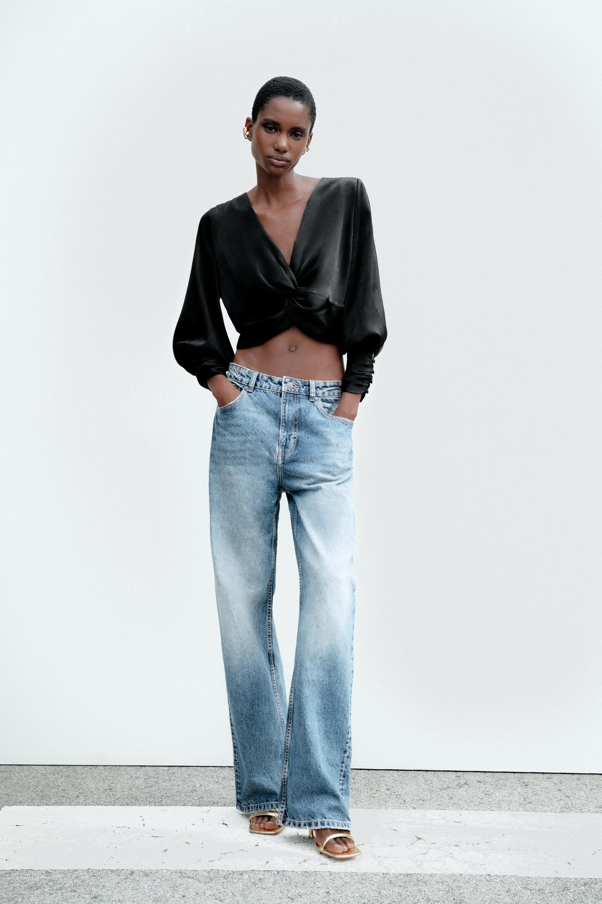 

АТЛАСНЫЙ КРОП-ТОП С УЗЛОМ