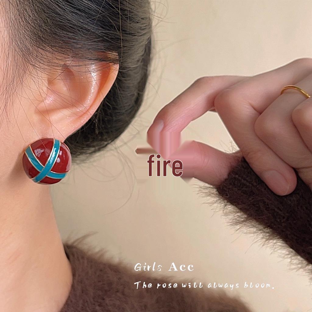 Mid-Century Vintage Stud Earrings: Trendy Literary Style in Light Luxury Fashion