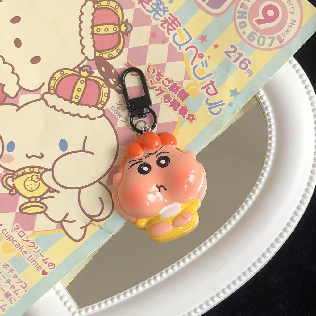 Crayon Shin-chan Sunflower Heart Keychain – Cute & Funny Japanese Pendant for Besties or Couples