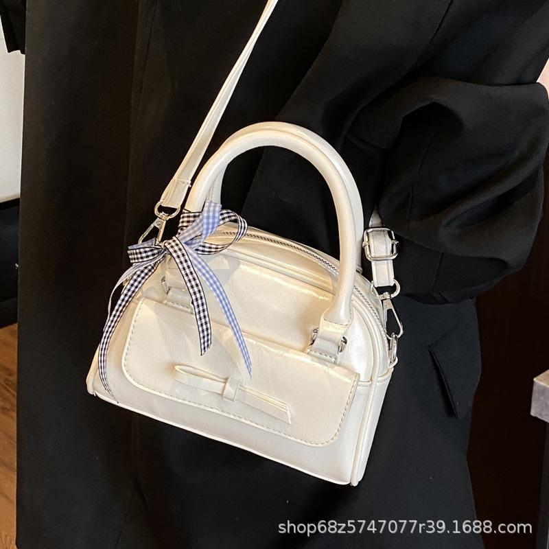 South Korea's Popular Simple Niche Portable Bow Bowling Bag 2025 New Niche Design Casual Messenger Bag