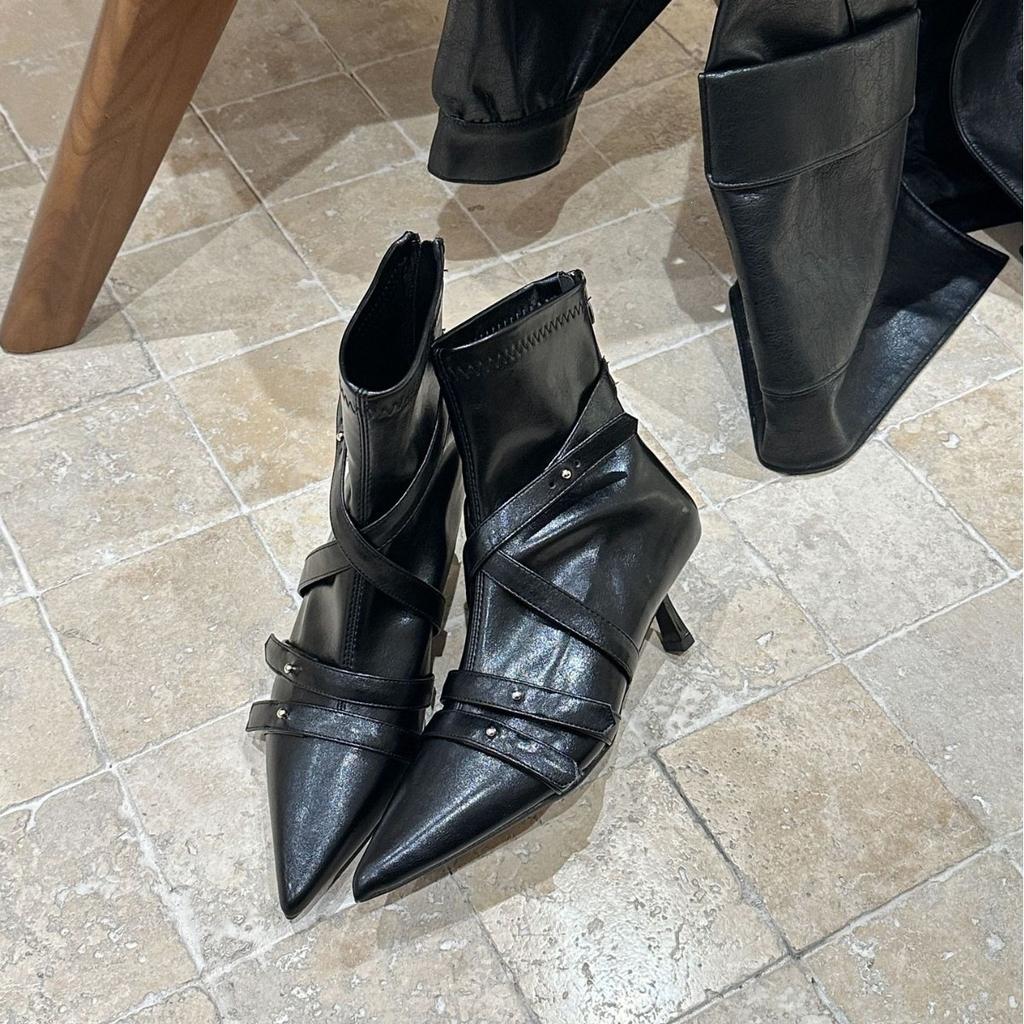 Autumn and winter new retro belt buckle pointed middle boots women's thin heel French suede high heel temperament trouser tube boots