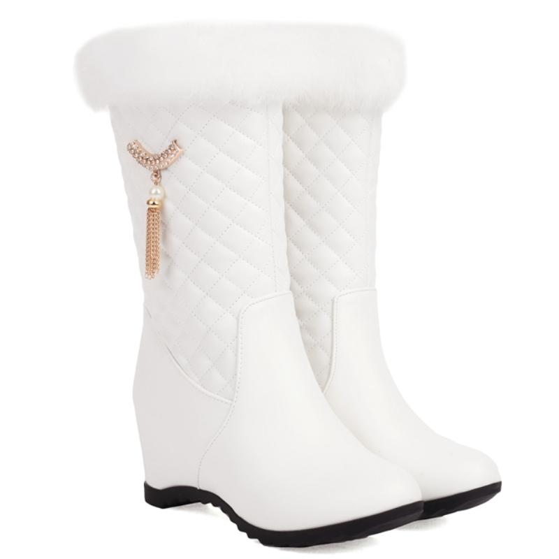 Botki zimowe na koturnie dla kobiet Nowe 2024 Czarne Różowe Białe Ciepłe Futro Krótkie Botki Damskie Koturny Obcasy Zamek Buty na Imprezę