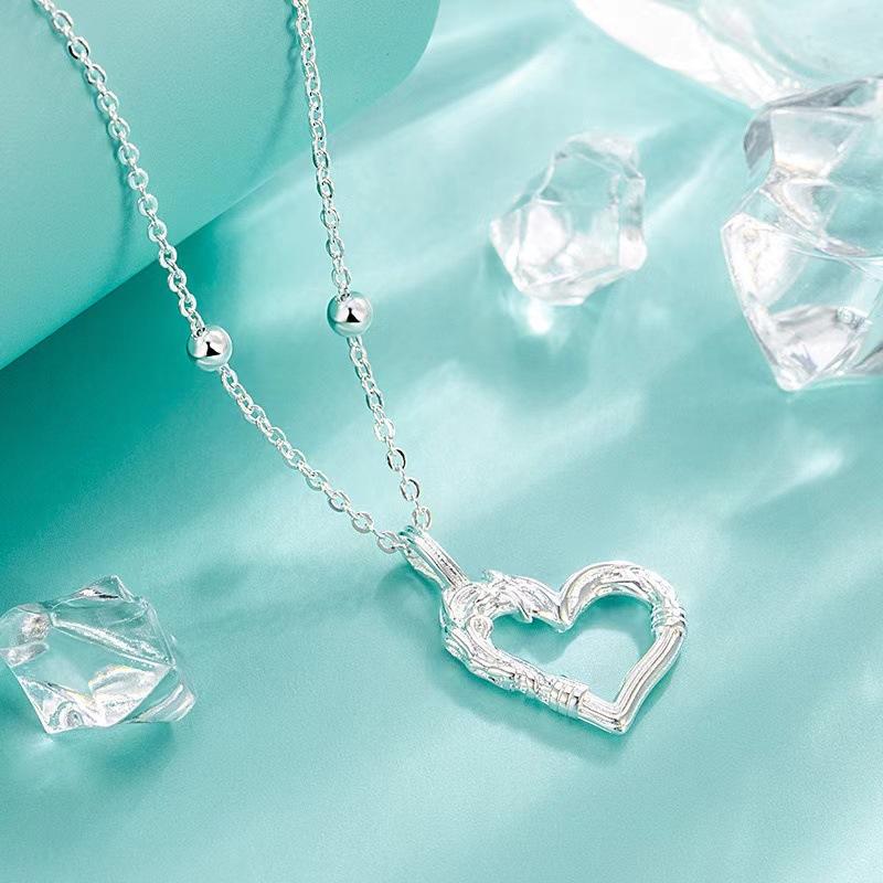 

Арабское ожерелье с любовью для женщин, простое, полое, в форме сердца, ниша, легкое, роскошное, высокого класса, для лучших подруг, подарки для лучших подруг, универсальная цепочка на ключицу