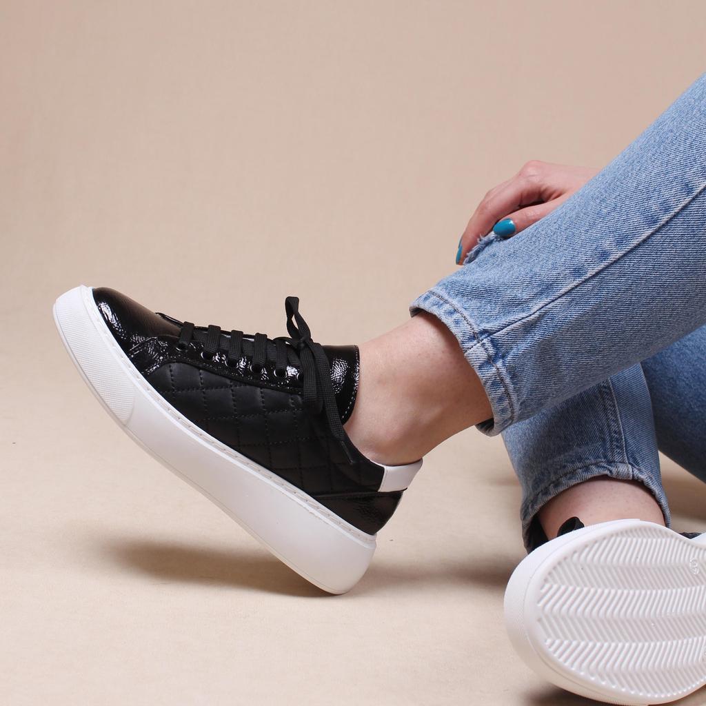 quilted sneakers black