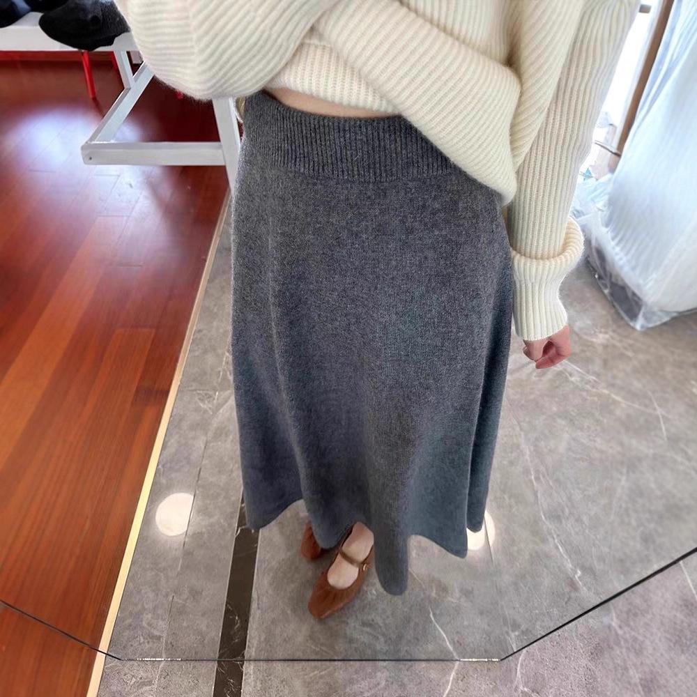 Autumn/Winter Soft Knit Midi Skirt: Elastic Waist, Comfortable, Slimming, Versatile, Straight Cut for Women.