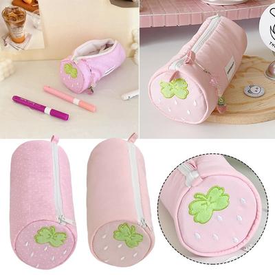 Mignon Sac à Stylo Brodé Fraise Portable Grande Capacité Trousse à Crayons Organisateur de Papeterie Multifonctionnel Rentrée Scolaire