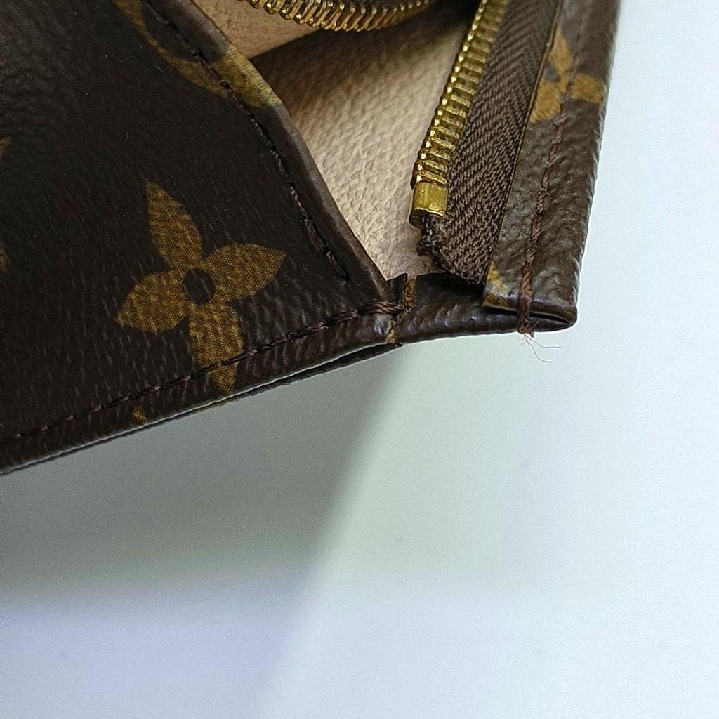 [Pre-Owned] Poche Toilette 19 Classic Monogram Versatile Portable Canvas Toiletry Bag Clutch - Very Good #18NBZVX