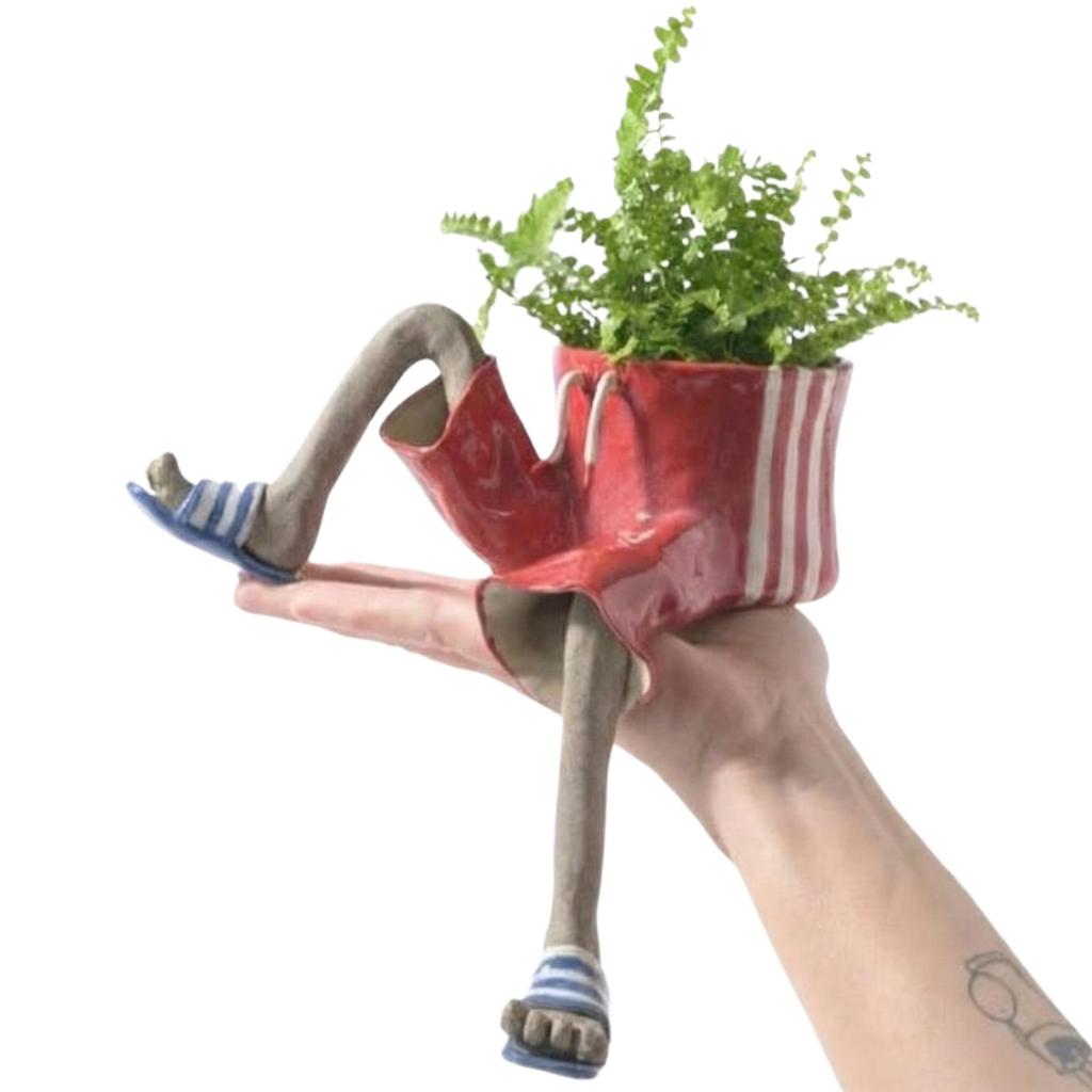 Acest ghiveci de flori din rășină, cu un design unic și partea inferioară distinctivă, va deveni un punct de atracție în casa, grădina, terasa sau decorul dumneavoastră.