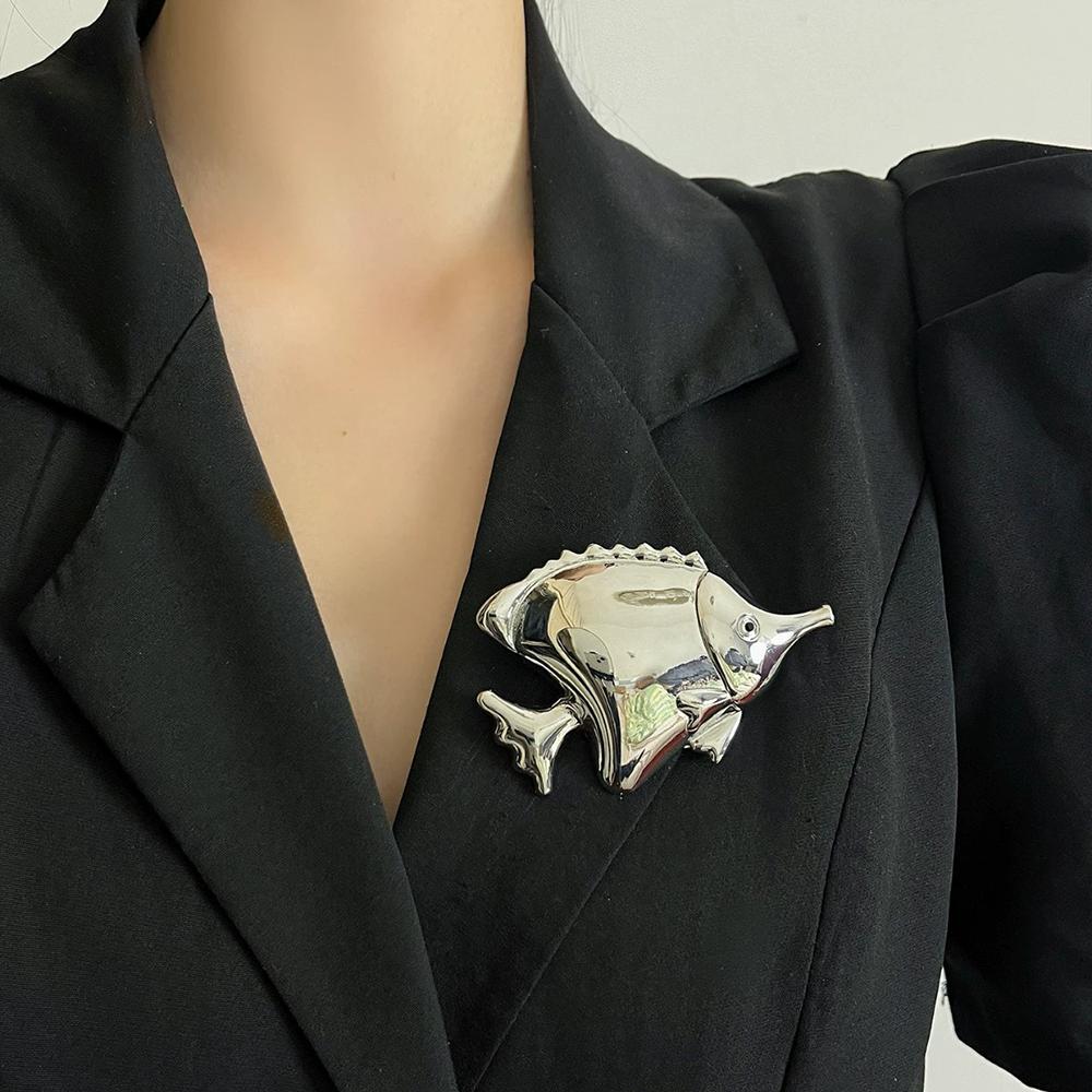

Fashionable Fish Brooch Women s Personalized Suit Coat Brooch New Men s And Women s Jewelry Accessories - Gifts For Friends