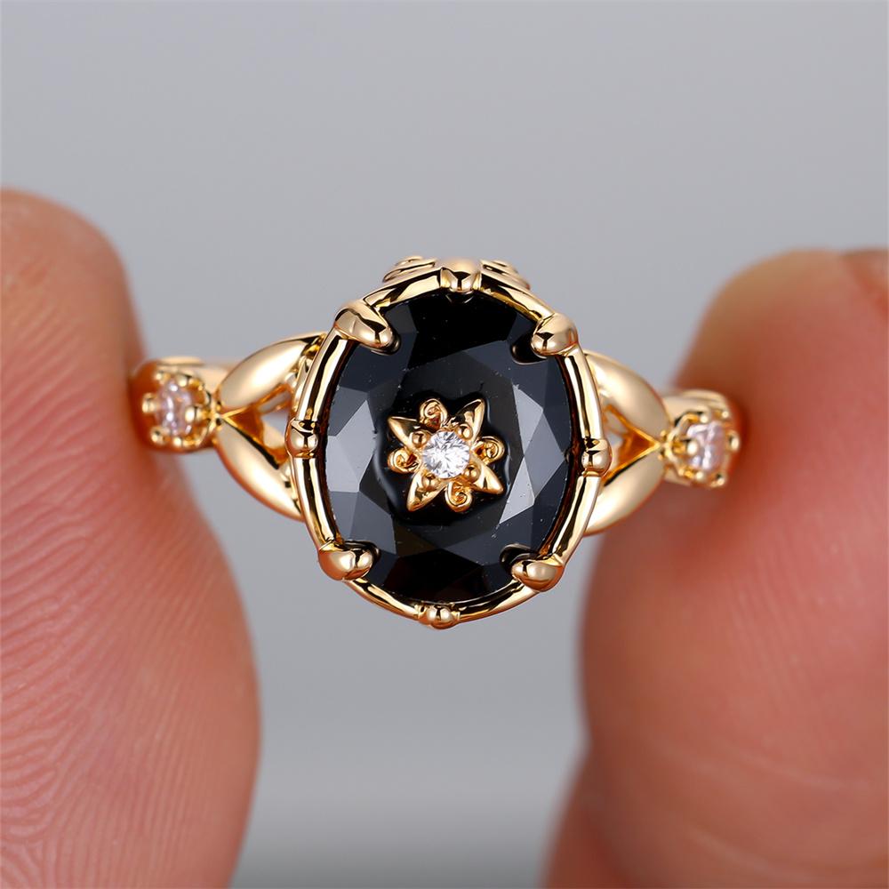 Vintage Black Crystal Oval Stone Star Flower Rings For Women Antique Gold Color Engagement Bands Wedding Jewelry Versatile Gifts