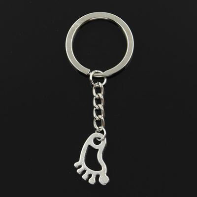 Porte-clés tendance en métal plaqué antique de 30 mm avec pendentif en forme de pied creux 22 x 14 mm