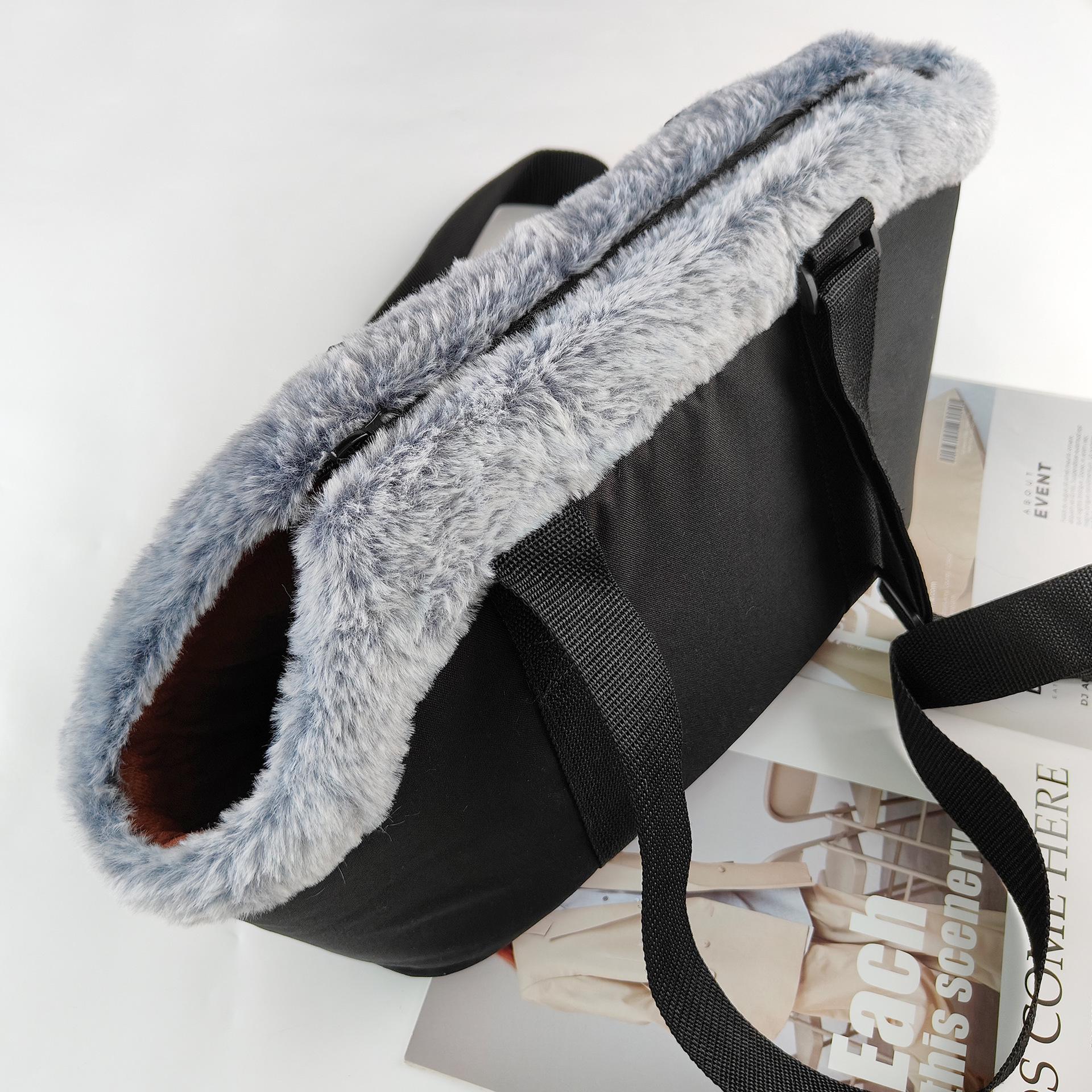 

Fashionable Outdoor Dog Sling Bag with Cross-body Strap Extra Large