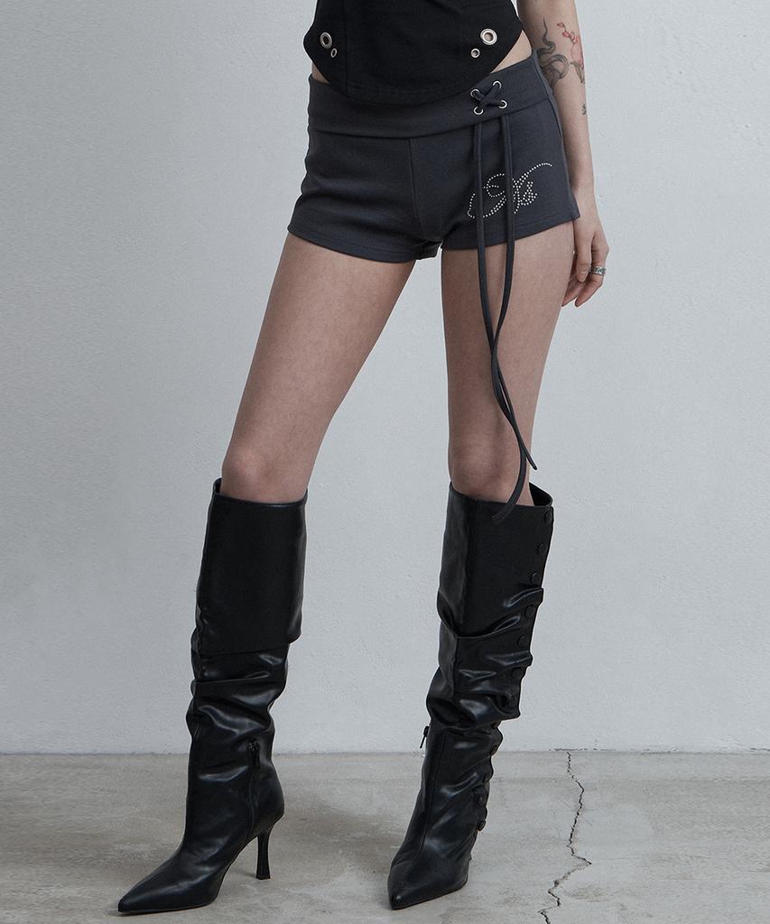 Aejeuyua Folding Hip Logo Shorts Charcoal