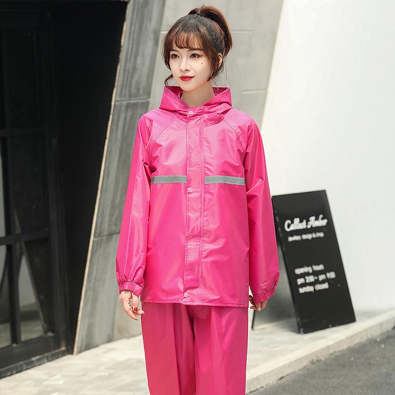 Electric Motorcycle Split Raincoat and Rain Pants Set with Reflective Strips for Outdoor Riding and Labor Protection.
