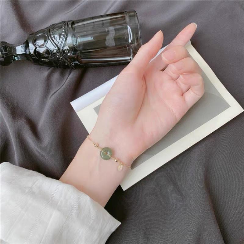 Hetian Jade Safety Buckle Bracelet: Women's Luxury Retro Palace Style Lucky Bead Bangle.