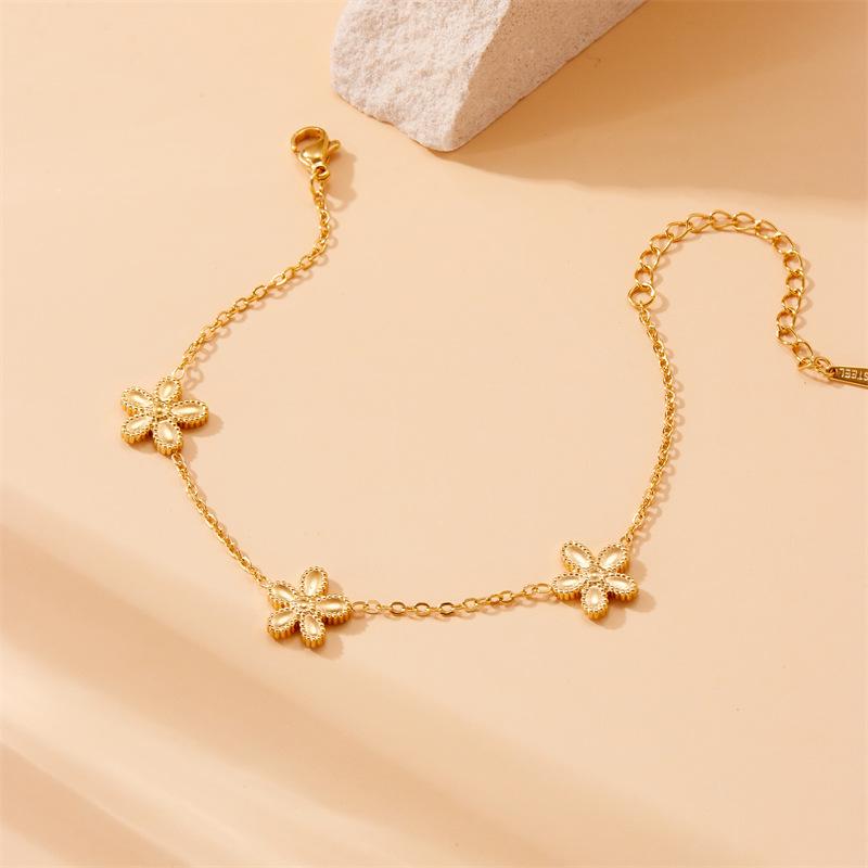 18K Gold Plated Dainty Chain Bracelet with 3D Flower Charms, Adjustable Minimalist Floral Bracelet, Elegant Jewelry for Women Daily Wear Gift