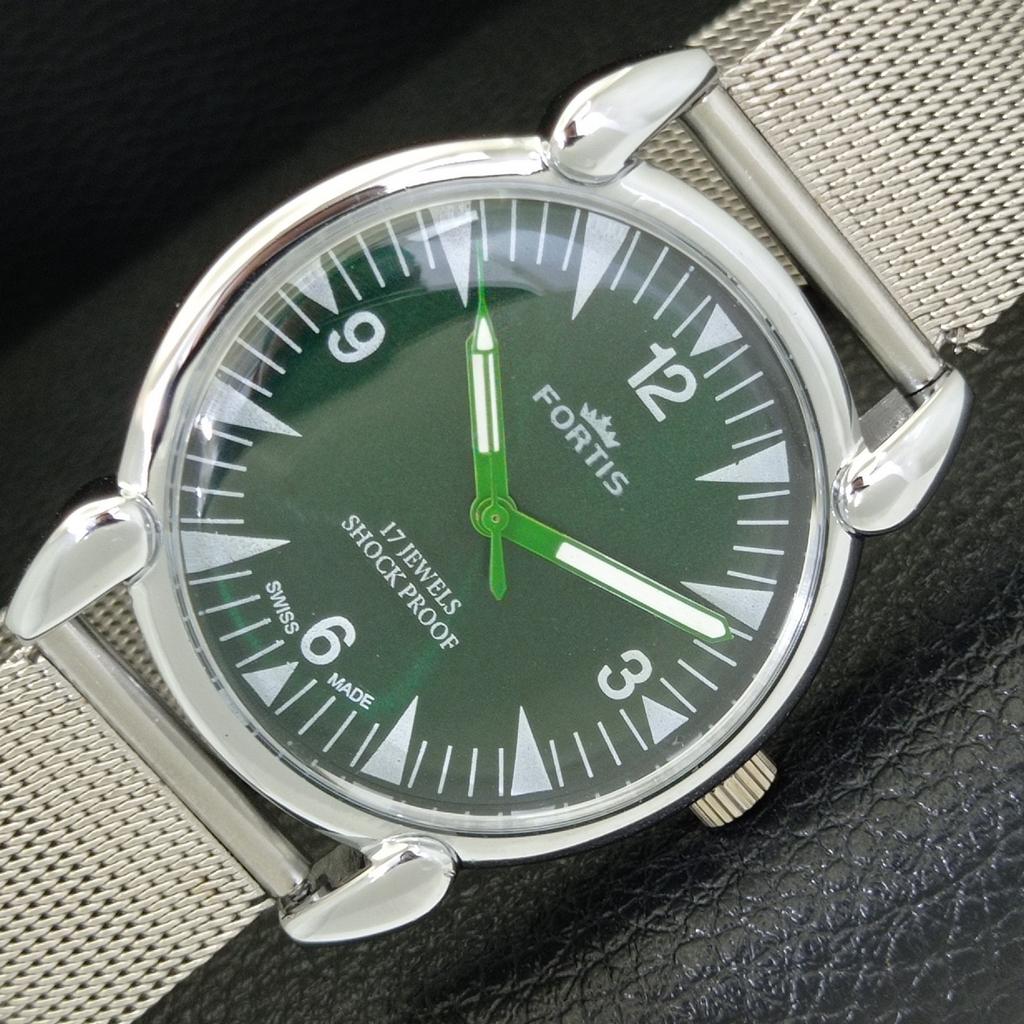 

SWISS VINTAGE HAND-WINDING MENS REFURBISHED GREEN COLOR DIAL WATCH a700887-5 R205a-a700887
