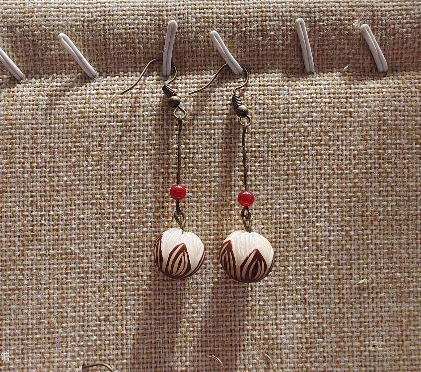 Zapfen Eichel Handgefertigt Echte Pflanze Ohrstecker, Umwandelbar in Ohrclips