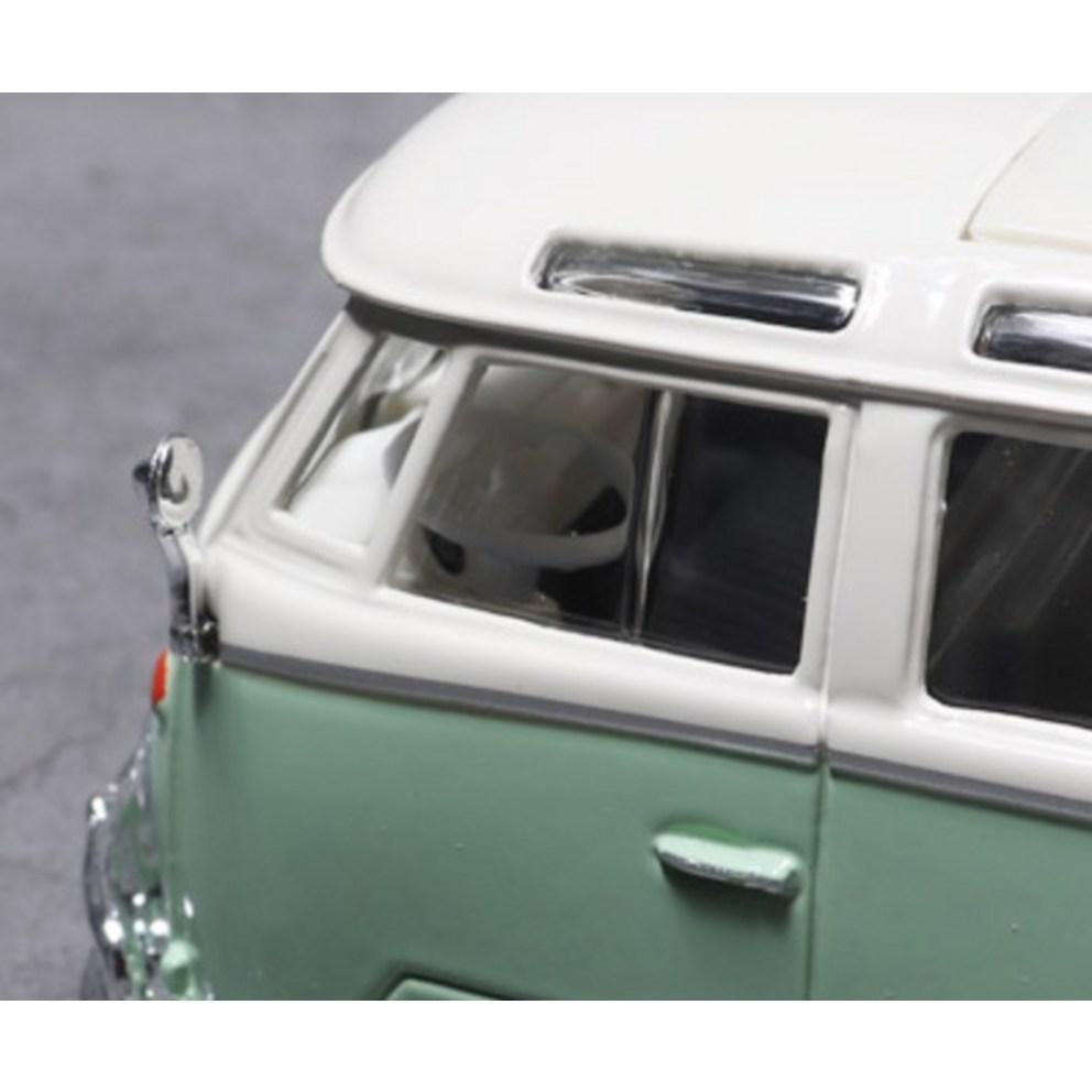 Maisto 1:25 Volkswagen Samba Van Die-cast Model Car