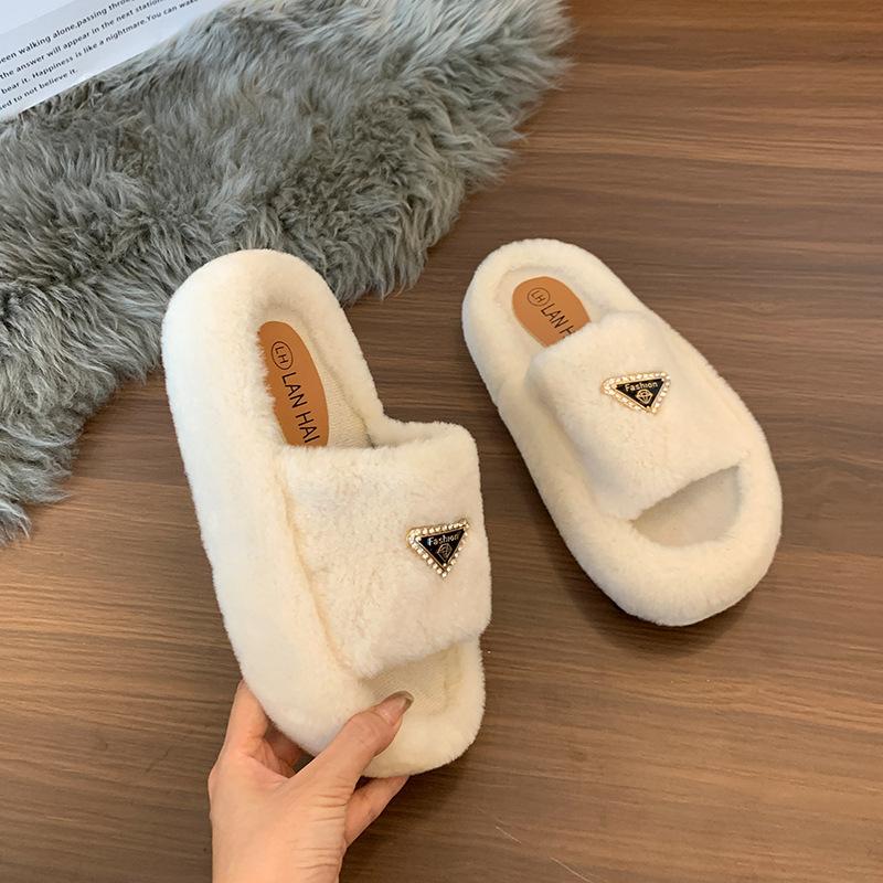 Fairy wind flat-bottomed fluffy slippers female outer wear 2025 autumn and winter new versatile non-slip home one-word cotton slippers