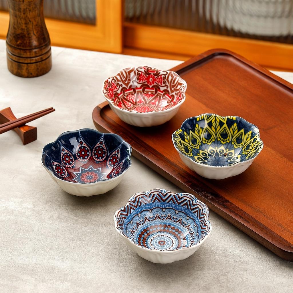 Set of 8 creatively painted ceramic condiment dishes  Japanese-style trendy snack dishes  exquisite dipping sauce dishes