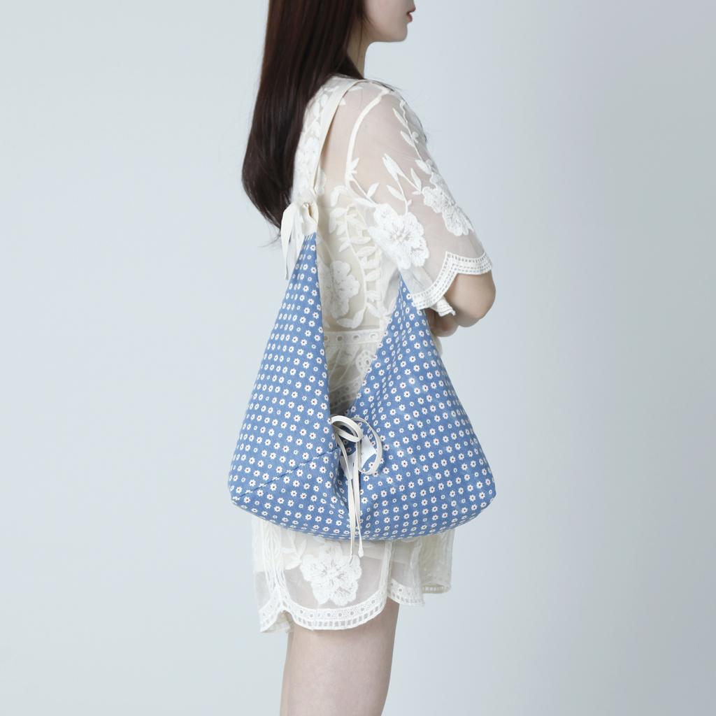 Atil Studio Denim Daisy Knot Shoulder Bag_[Light Blue]