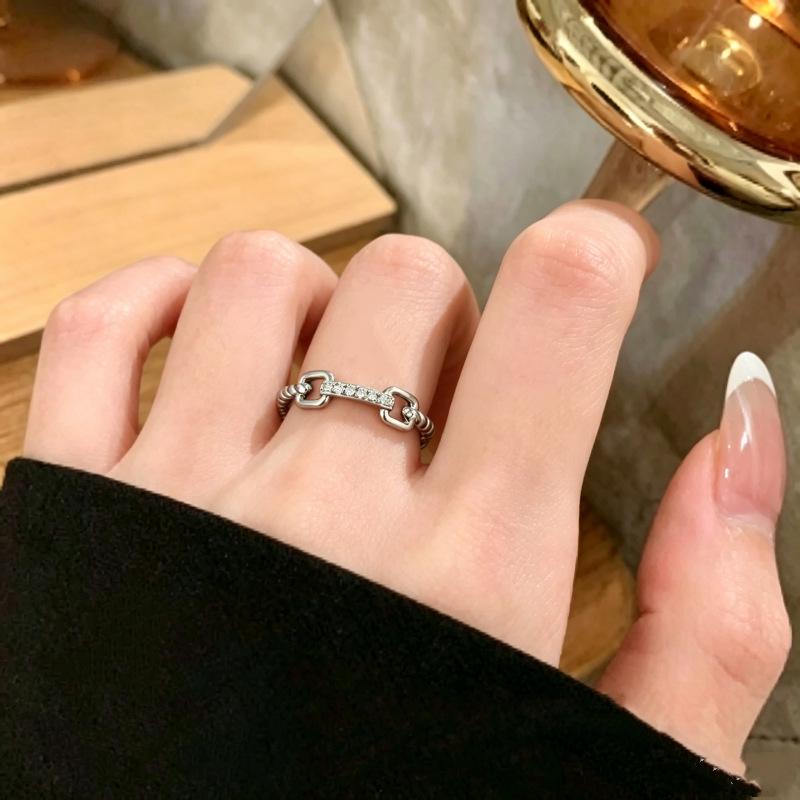 Anello di alta gamma placcato oro con design floreale coreano