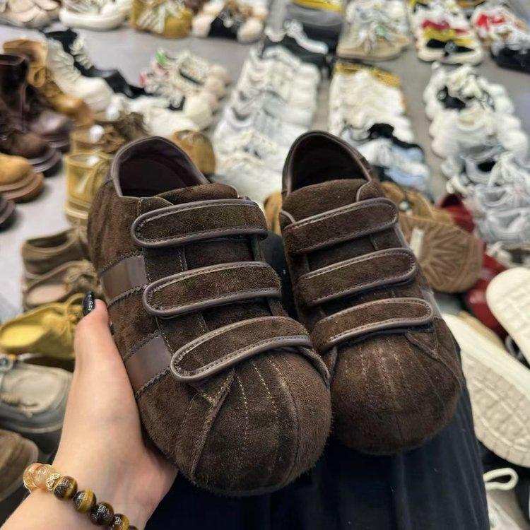 

Shell head thick baseplate shoes new autumn stupid big head bread shoes flat casual 35 темно-коричневого