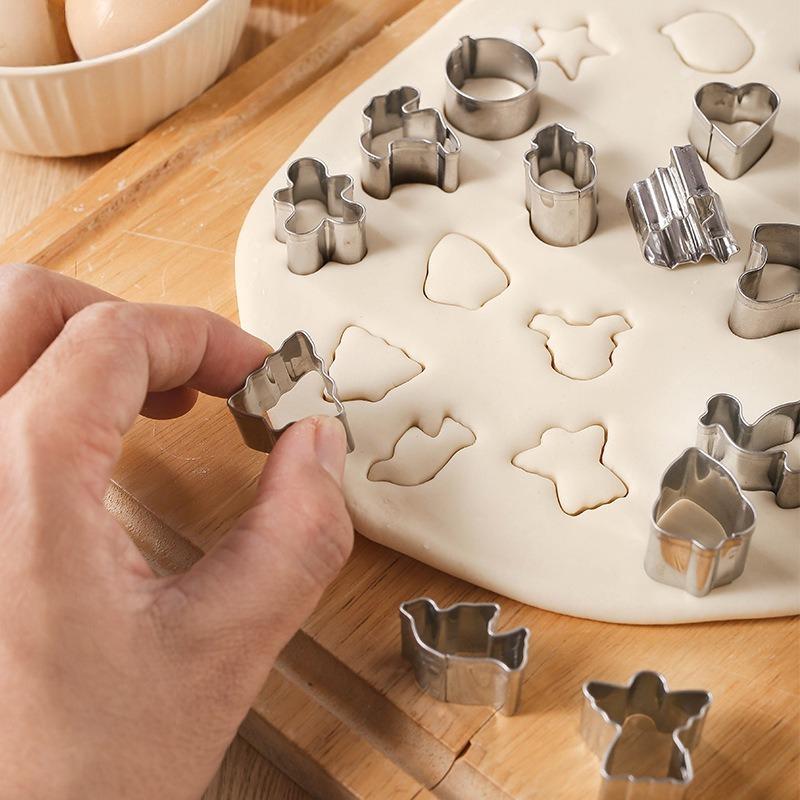 20pcs Stainless Steel Christmas Cookie Cutter Set Mini Baking Mold for Cookies Vegetables and Holiday Desserts