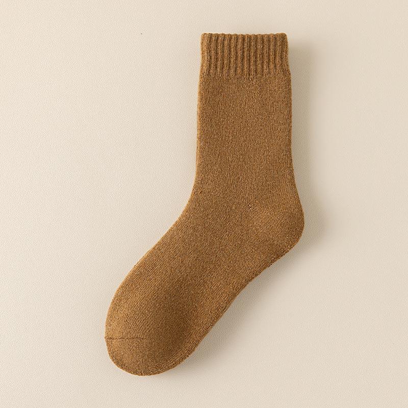"Men's Thick Wool Socks: Velvet-Lined, Warm, and Lengthened for Autumn and Winter"