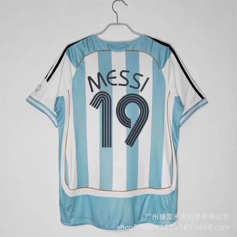 La migliore maglia retro da star del calcio mondiale dell'anno, Messi C Ronaldo, Neymar Zidane Henry maglia da calcio