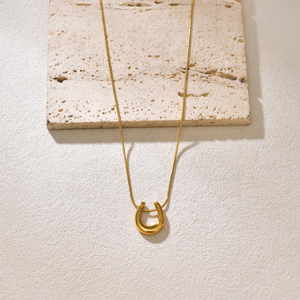 L147 European and American fashionable stainless steel geometric U-shaped necklace, women's design sense collarbone chain