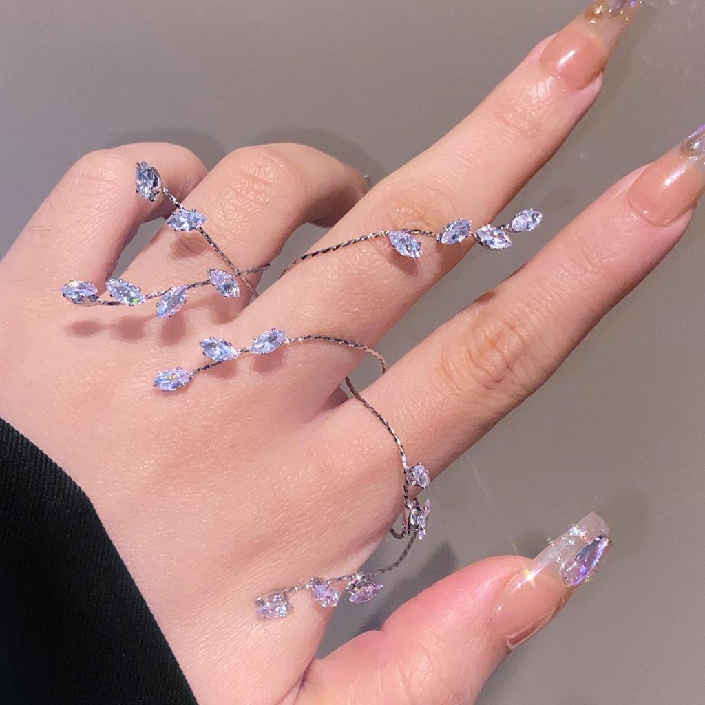 Fashion Minimalist Versatile Imitation Zircon Leaf Finger Chain Bracelet Street Photography Jewelry