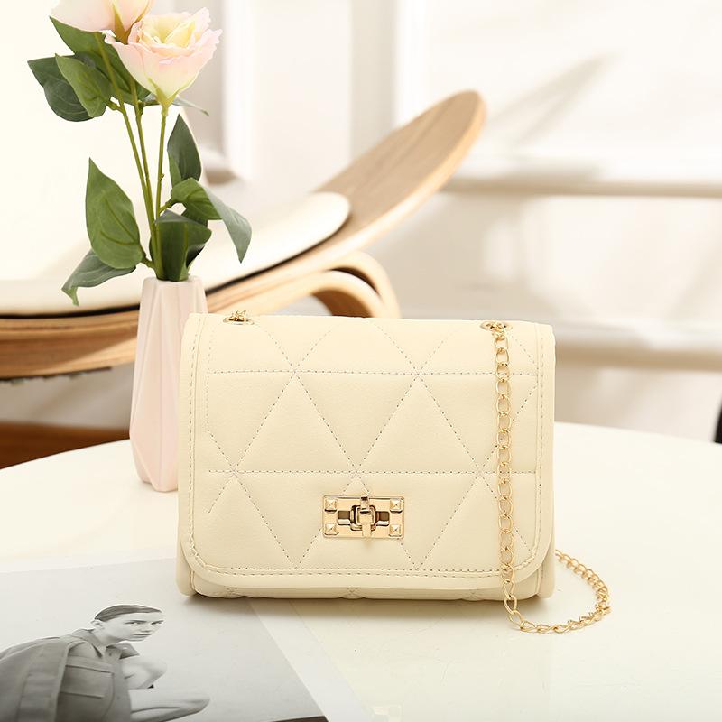 Rhombus Embroidered Lock Chain Small Square Bag, a New Versatile One-shoulder Messenger Women's Bag