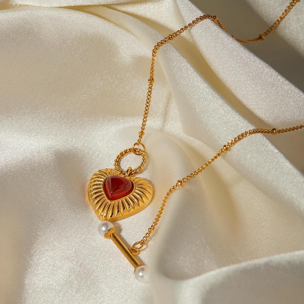 18k Gold Red Agate Pearl Heart Necklace for Women