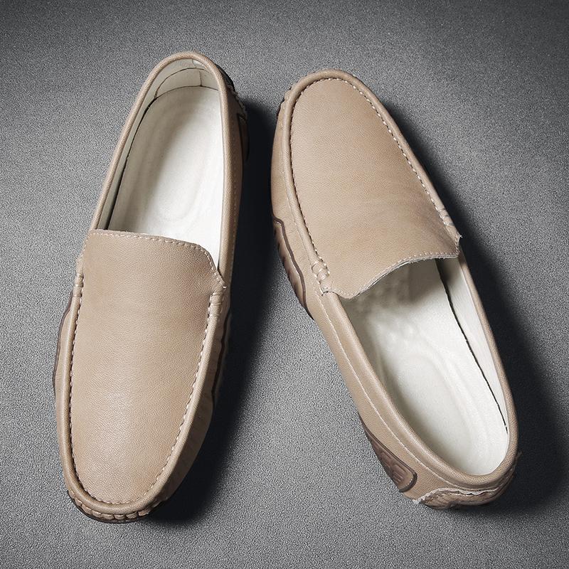 Sommer Neueste Herren Slipper Bequeme Echtleder Flats Freizeitschuhe Herren Atmungsaktive Slip-On Weiche Fahrschuhe Mokassins 2022