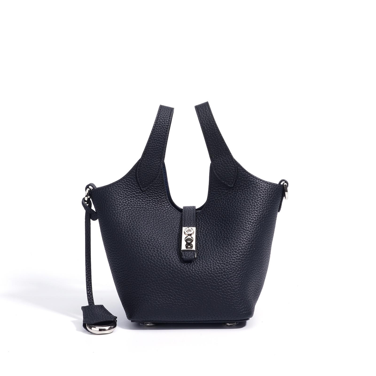 

Кожаная сумка-мессенджер женская 2025 простая для通勤 нишевый зарубежный стиль универсальная первый слой коровьей кожи женская сумка сумочка новый дизайн чёрный