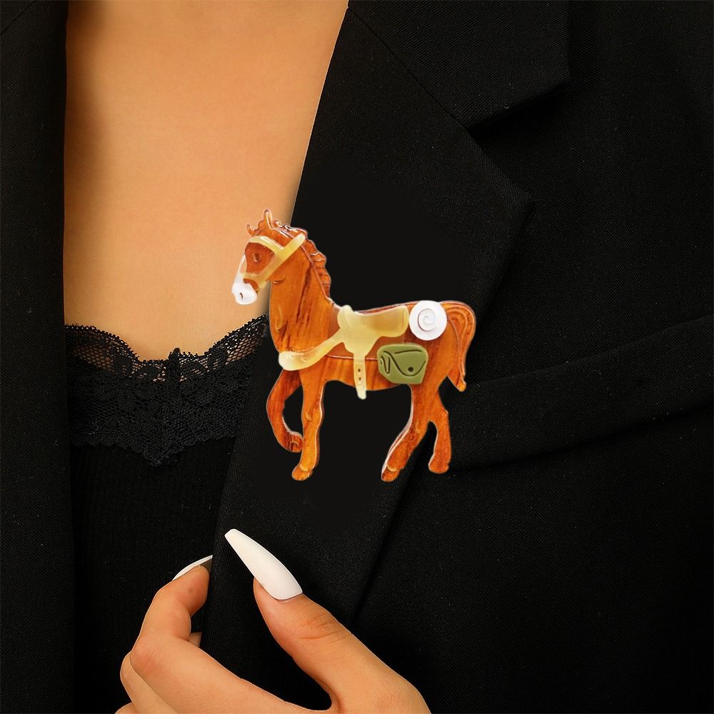 New Design Running Horse Brooch Brown Brooch Pins Jewelry Zodiac Animal Badge  Women