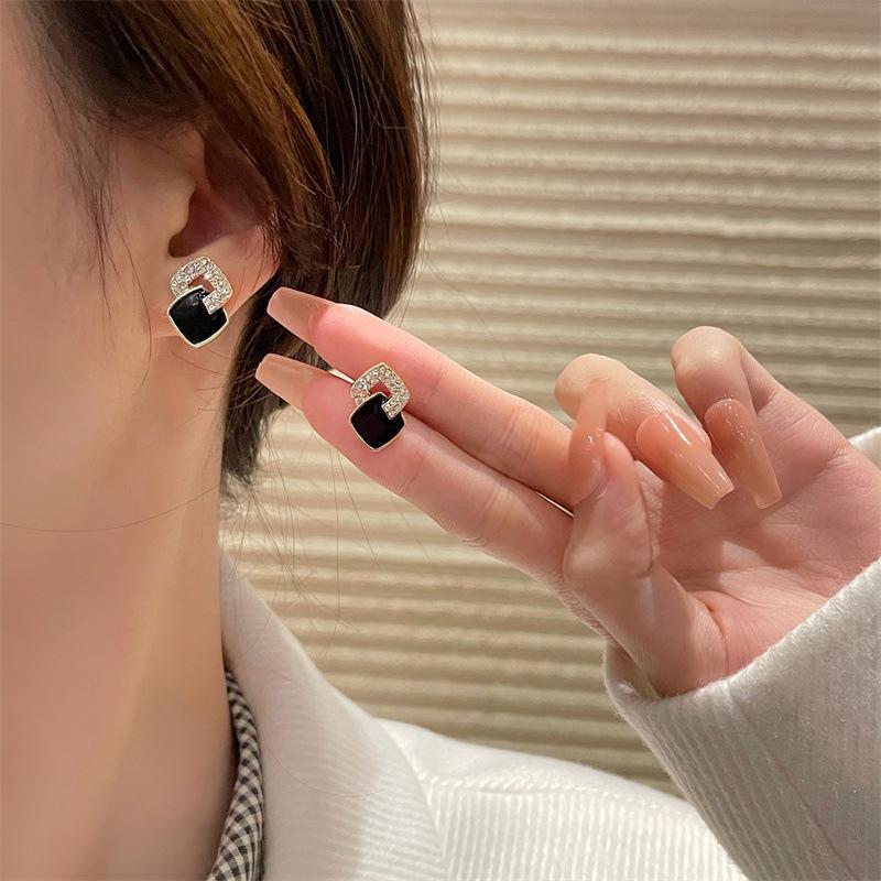 French Retro Romantic Zircon Heart Bow Pendant Dangle Earrings 2026 Fashion Jewelry Wedding Party Luxury Accessories For Women's