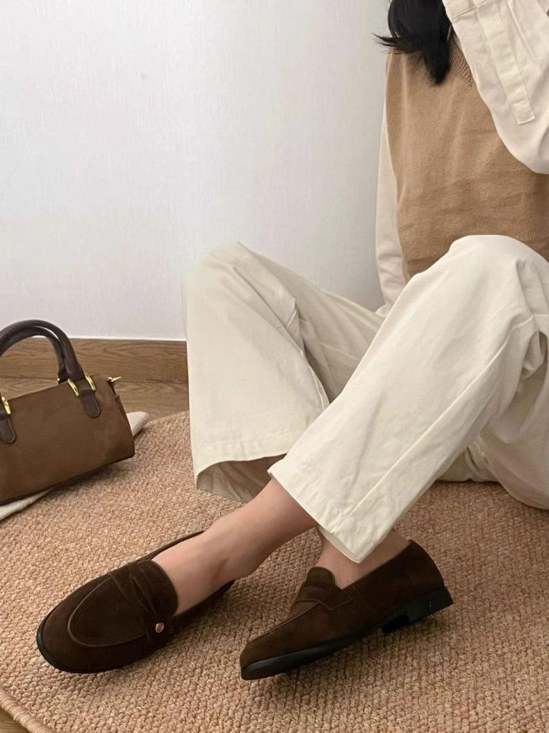 

Sheepskin retro small gold buckle genuine leather matte flat-bottomed loafers female British one-pedal lazy beanie shoes small leather shoes 35