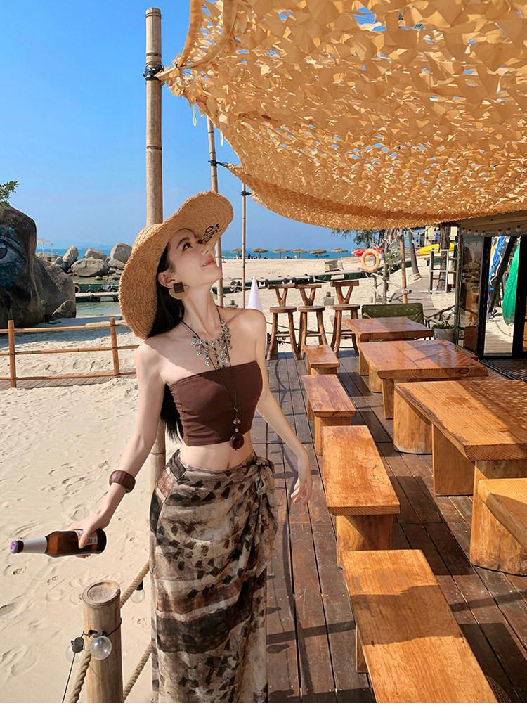 Yunnan Seaside Holiday Women's Strapless Vest & Retro Print Skirt Set