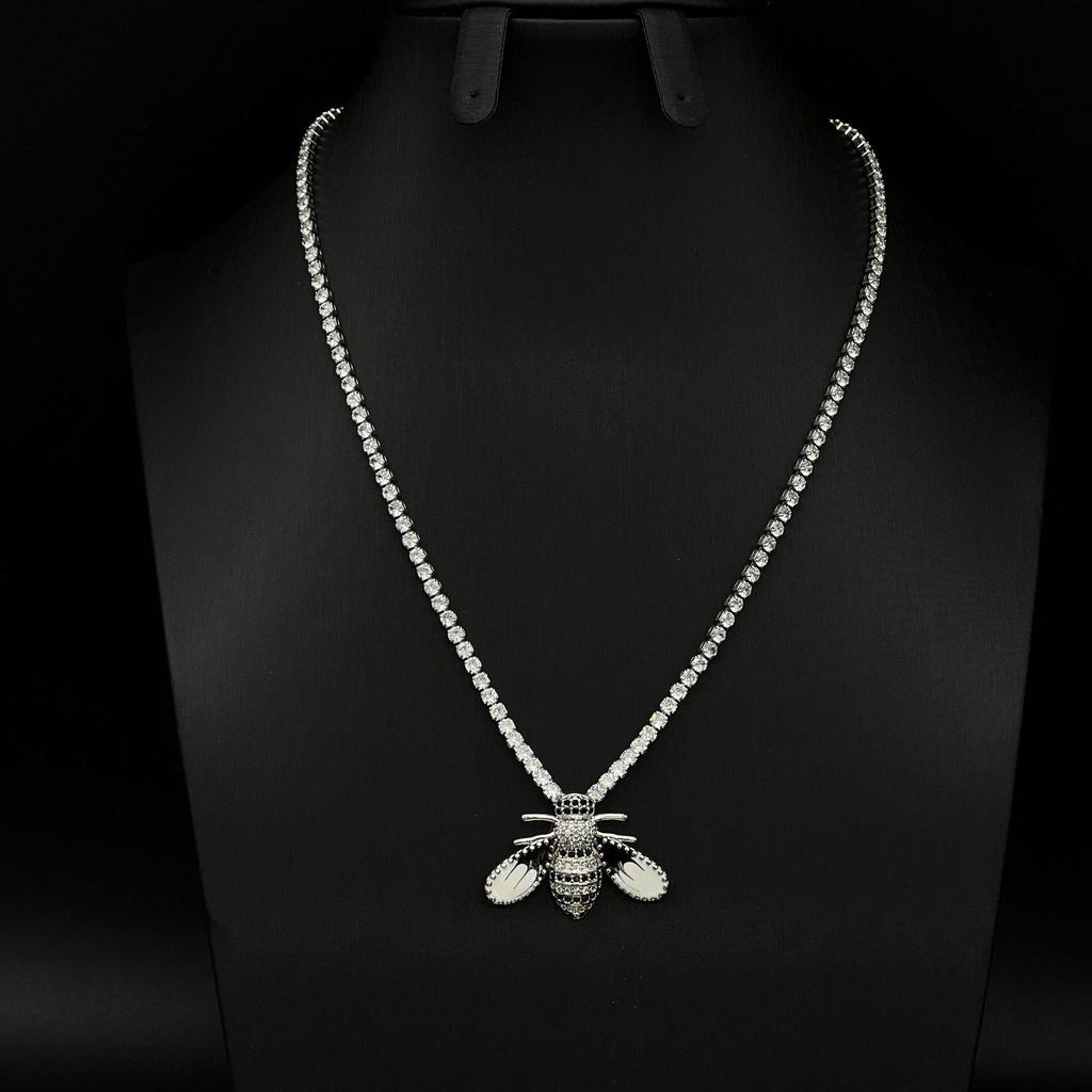 Zircon Bee Necklace & Double C Four-Leaf Clover Pendant - Luxurious Drip Oil Design