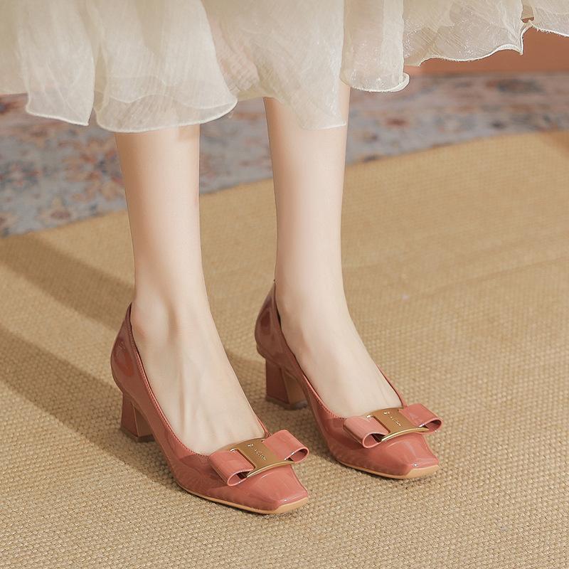 

Bow high heels square head patent leather thick heel single shoes femininity women s shoes shallow mouth 2025 spring 40